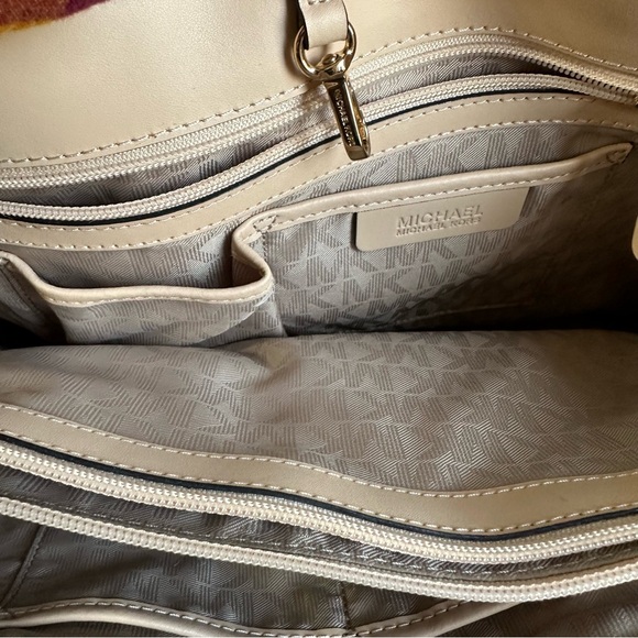 Michael Kors Jet Set Travel Top Zip Signature Monogram Tote. Authentic - Picture 14 of 16